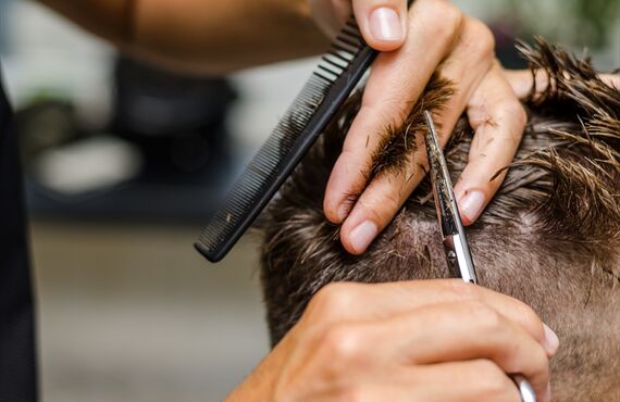 こだわりのおしゃれを実現できる床屋として縮毛矯正を承っています | 真岡市の理容室・NEXT hair